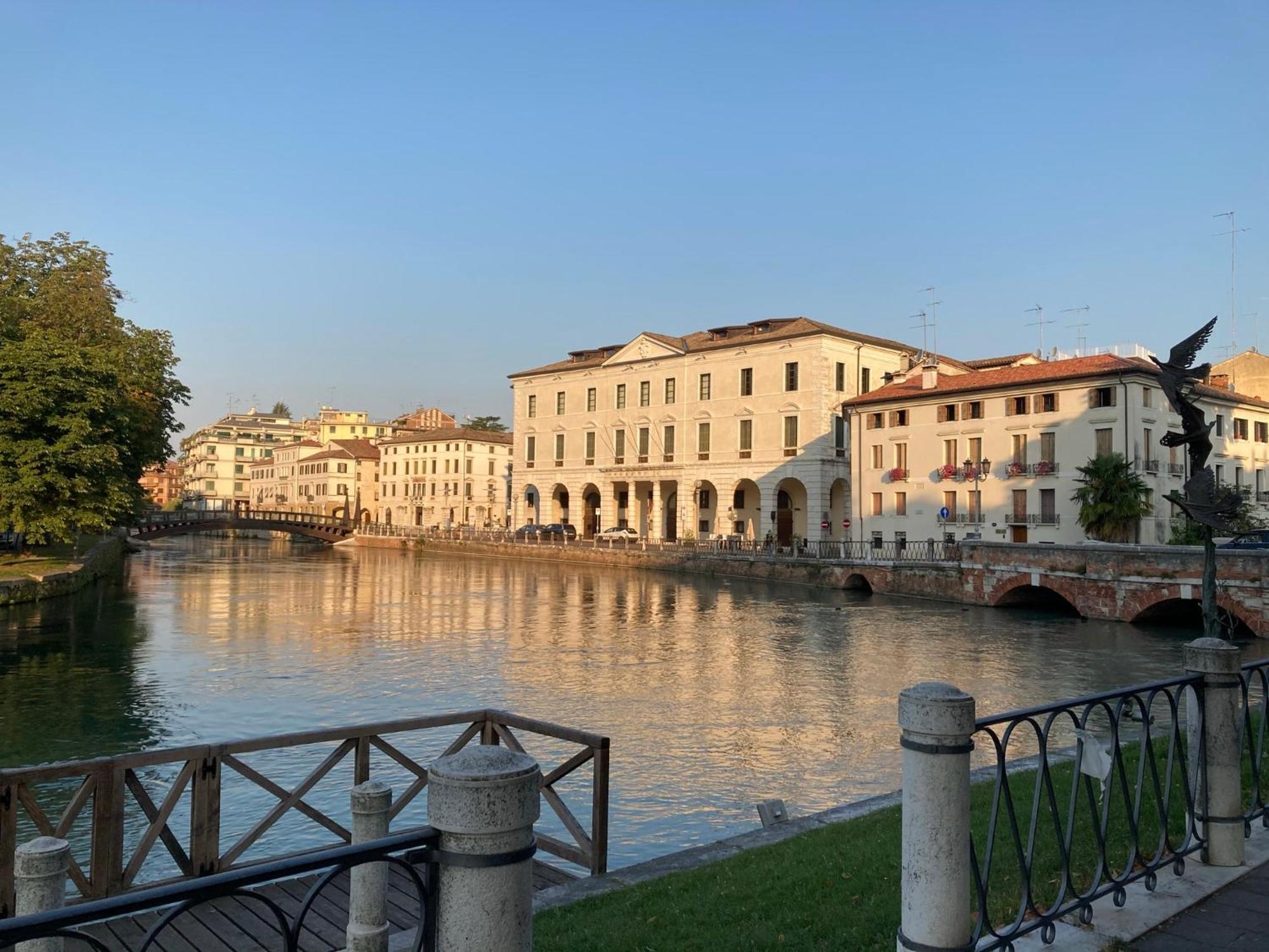 Maison Altinia, Locazione In Centro Storico A Due Passi Dalla Stazione Treviso Exterior photo
